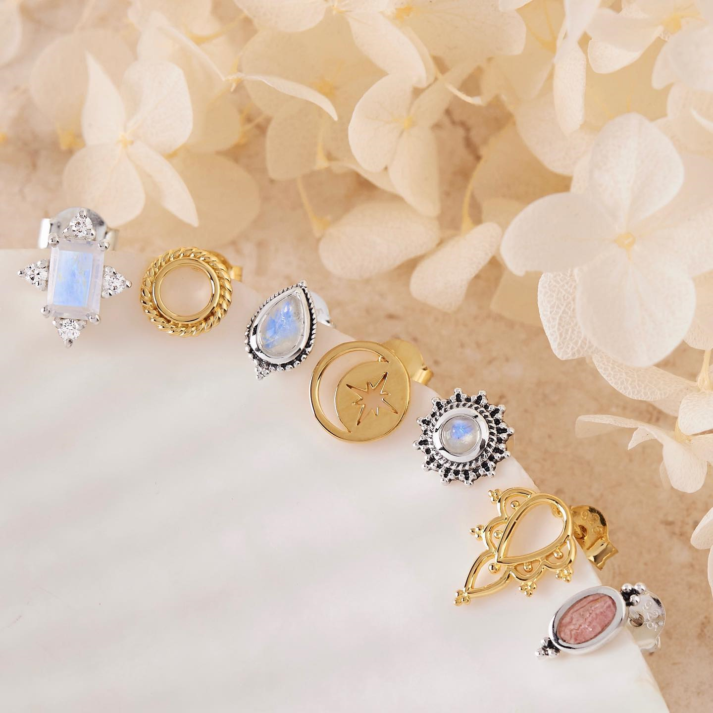 Sybil Månsten Studs Örhängen