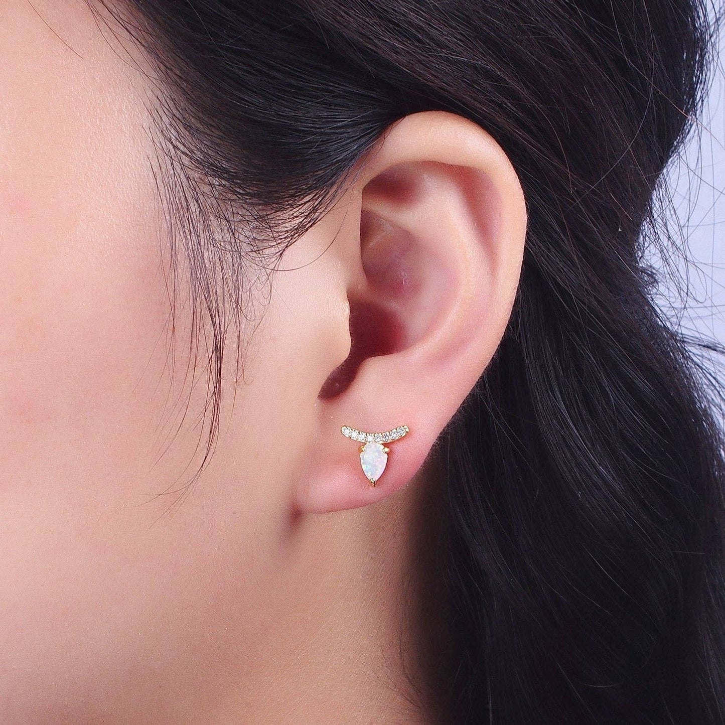 Gaias teardrop örhänge - mini stud 14K guldfylld vit Opal